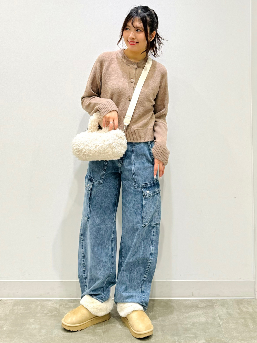 Puffy Touch Crew Neck Short Cardigan」| GU的穿搭理念