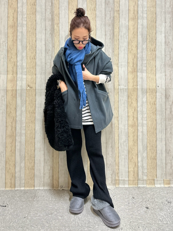 ケーブルニットパンツ(セットアップ可能)（レディース）の着用