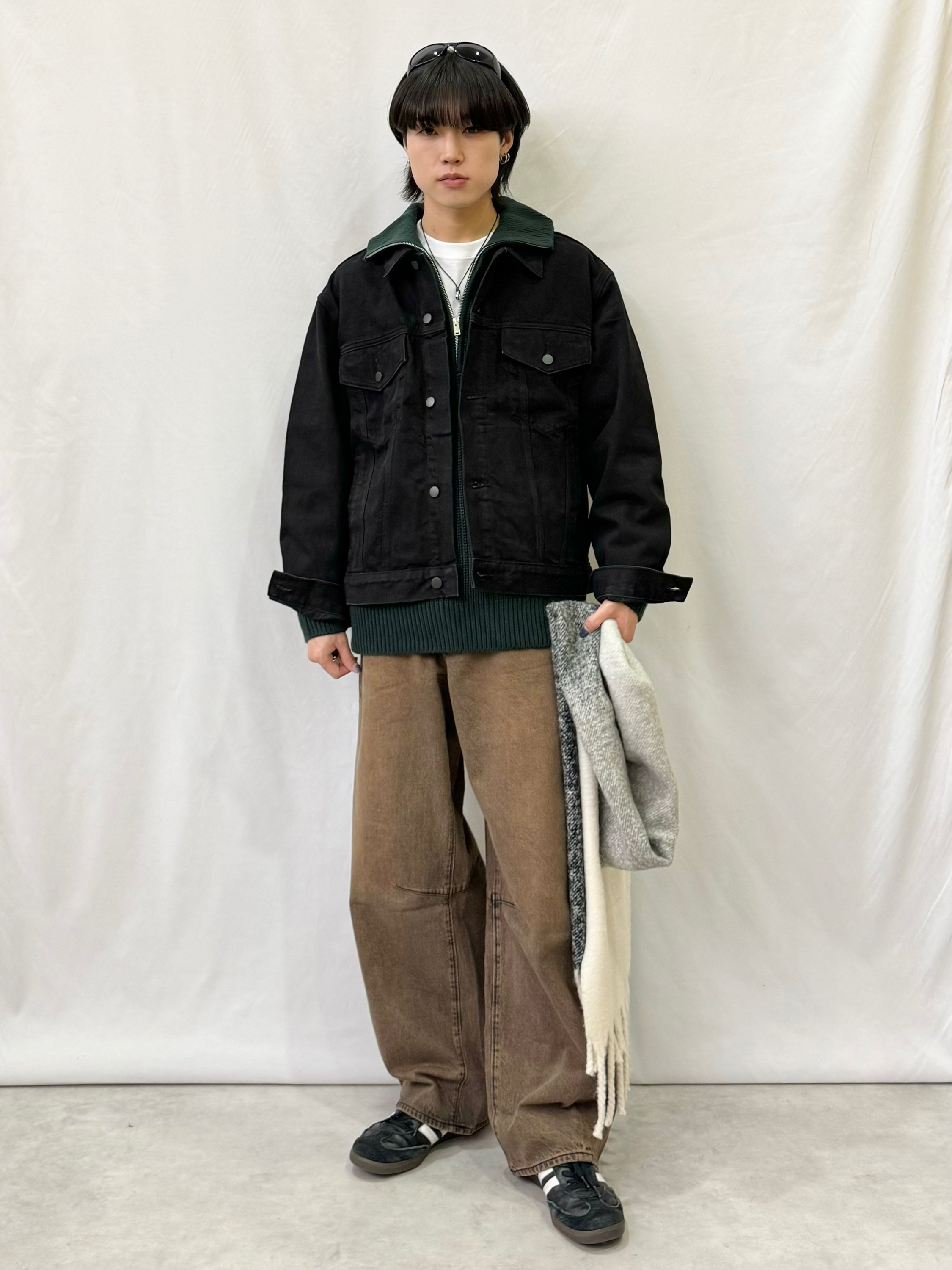 眼光様 Denim Jacket、UV Protection Curved Lenses Sunglasses」的穿搭靈感