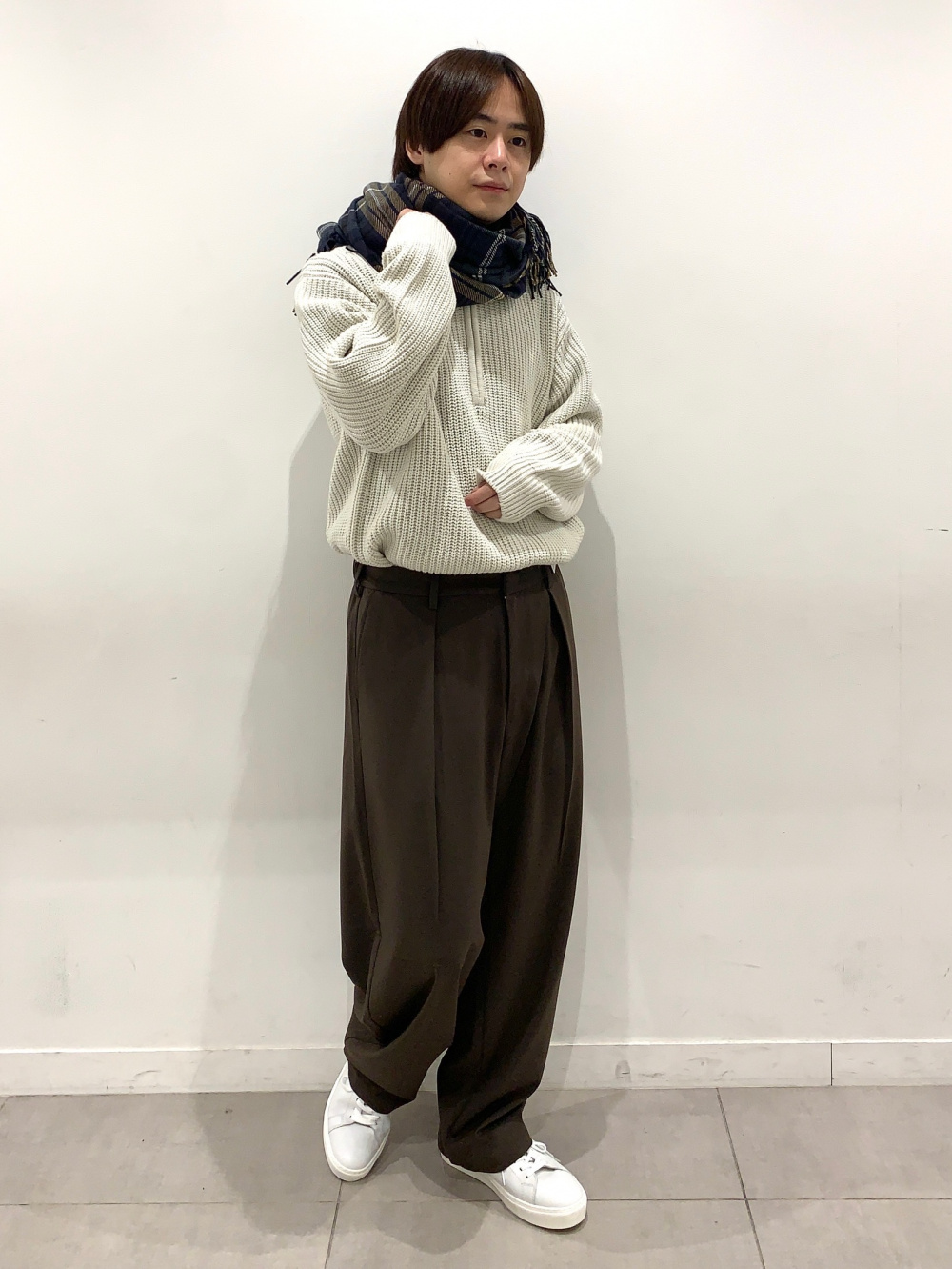 ローゲージハーフジップセーター、バレルレッグスラックス