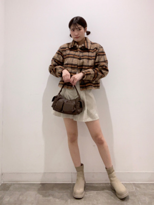 GU公式 | レザータッチアウトポケットバッグ