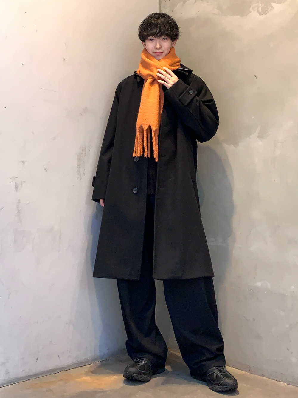 バレルレッグスラックス(セットアップ可能)」の着用コーディネート