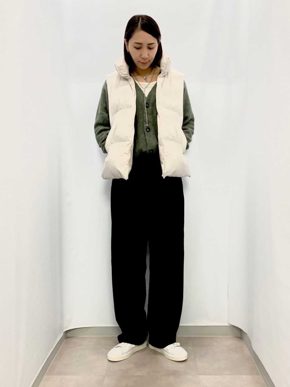 オフショルダーT+E、バレルレッグスラックス(セットアップ可能)」の