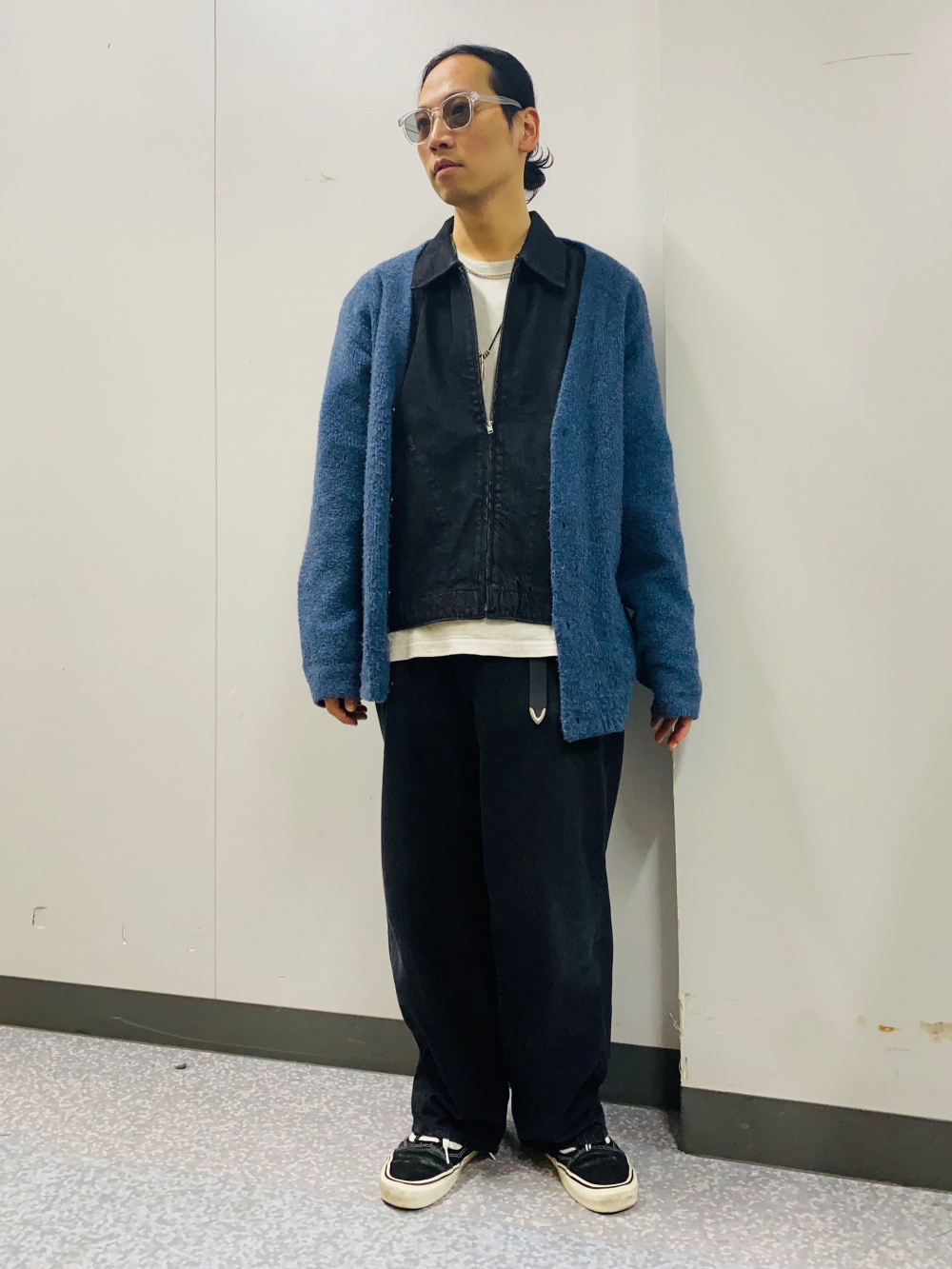 コットンクルーネックT(半袖)、ツータックバギースラックス
