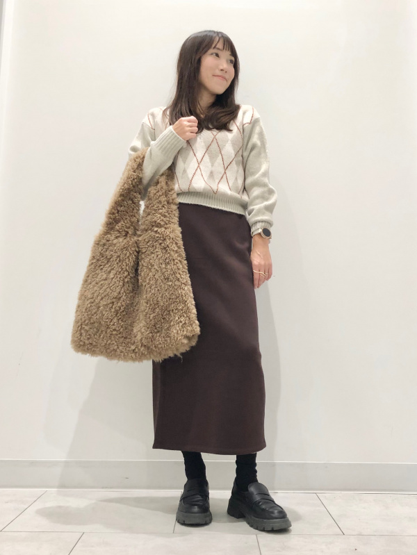 E7 キタダケソウ パフィータッチアーガイルVネックショートセーター（レディース）の