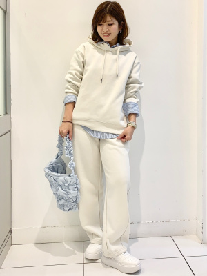 GU公式 | バックボタンストライプシャツ