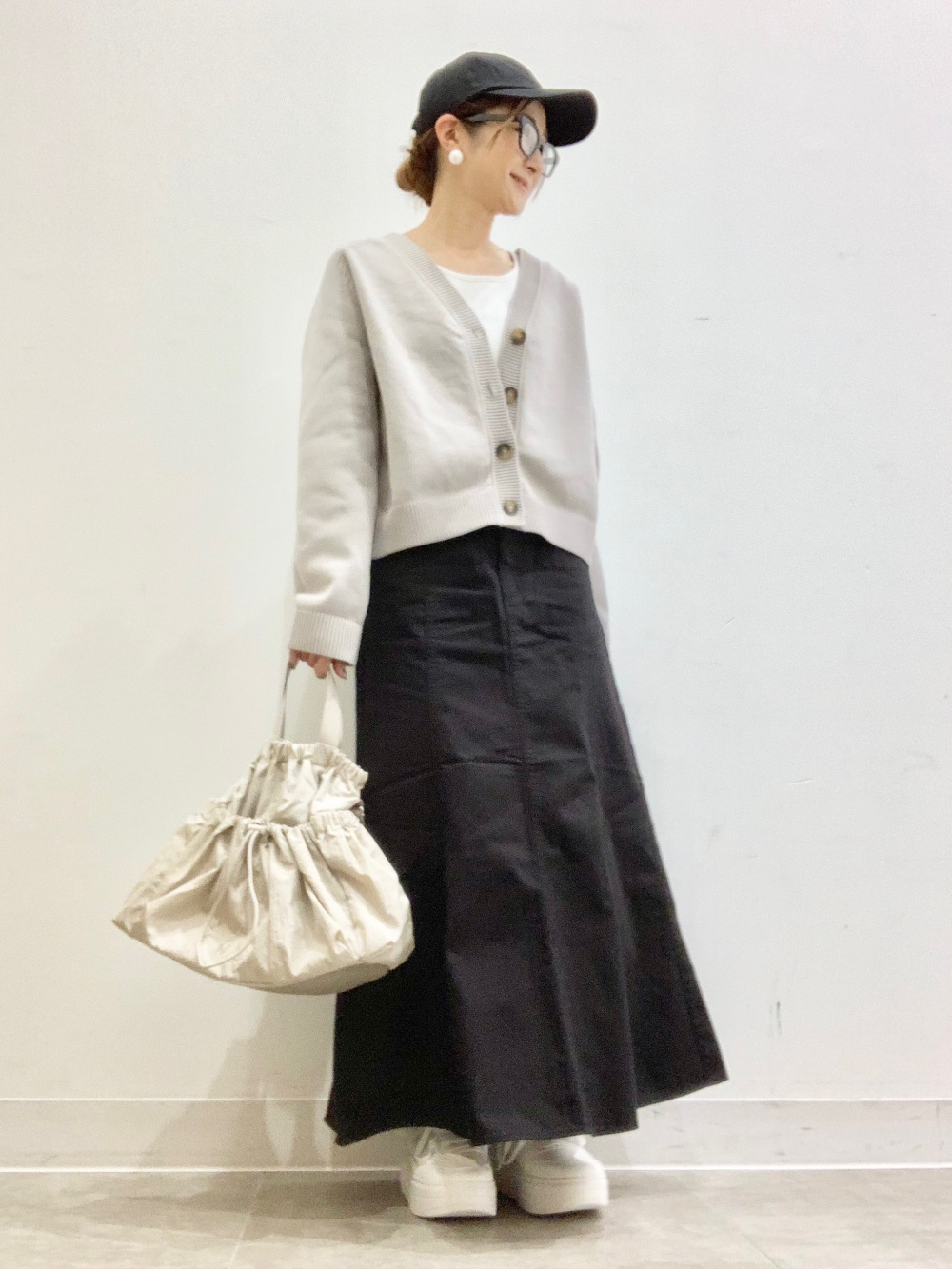 リブクロップドT(長袖)、スポンジニットVネックカーディガン」の