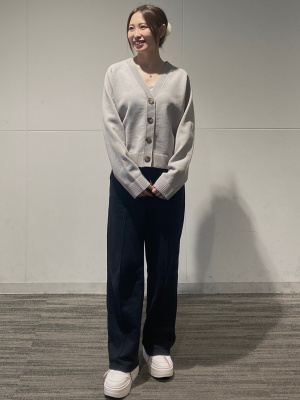 GU公式 | スポンジニットVネックカーディガン