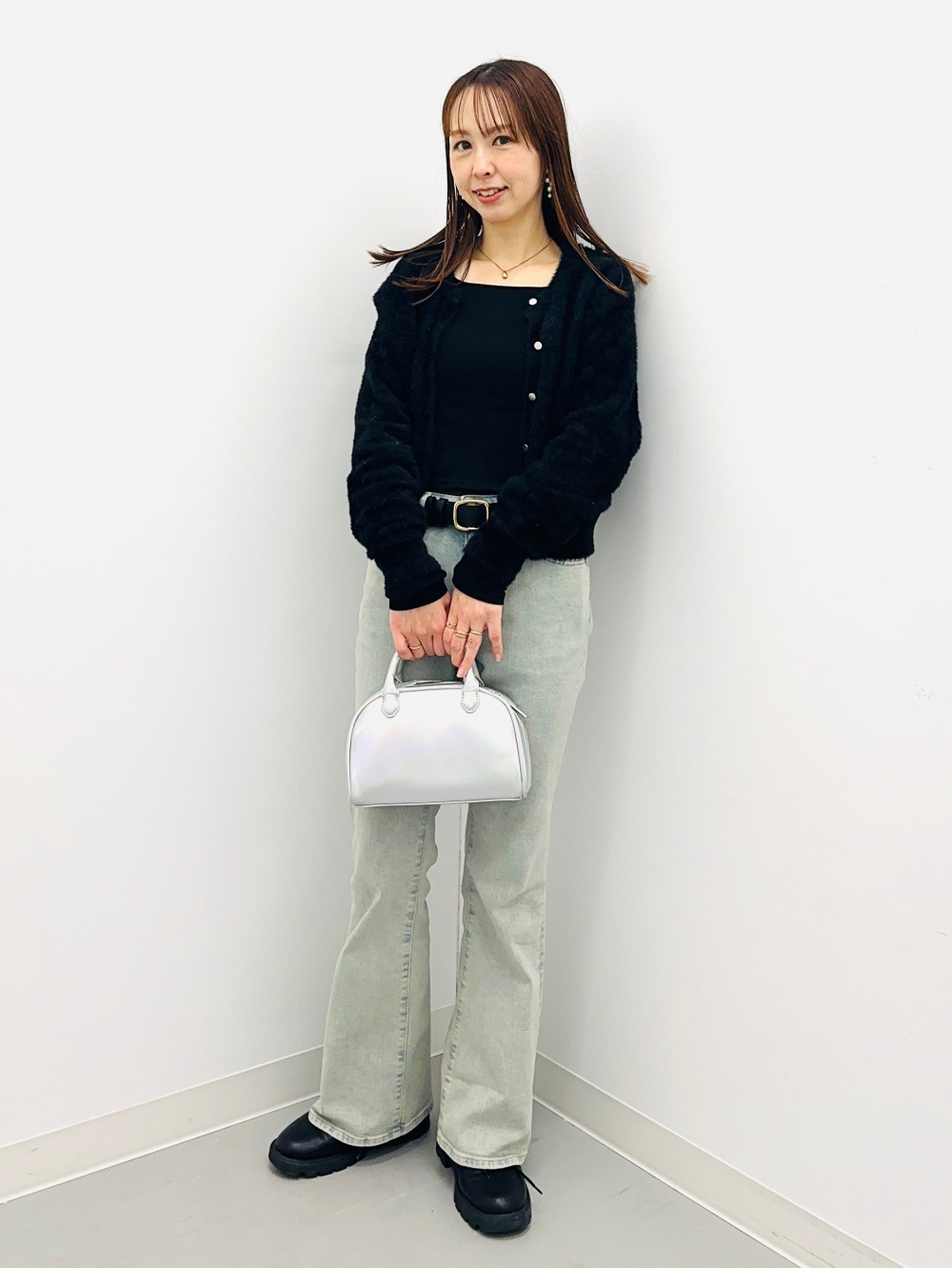 シャイニークルーネックカーディガンZ」の着用コーディネート| ジーユー