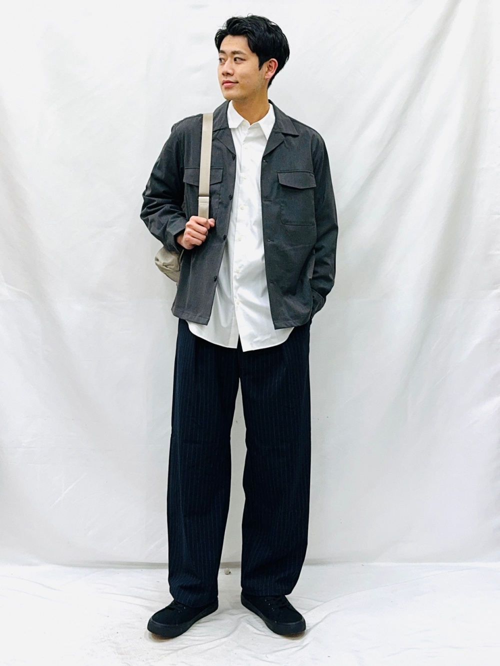 Zip-Up Shirt、Barrel Leg Slacks」| GU的穿搭理念