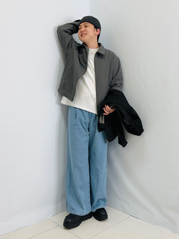 Zip-Up Shirt、Light Denim Belted Wide Pants」的穿搭靈感｜GU