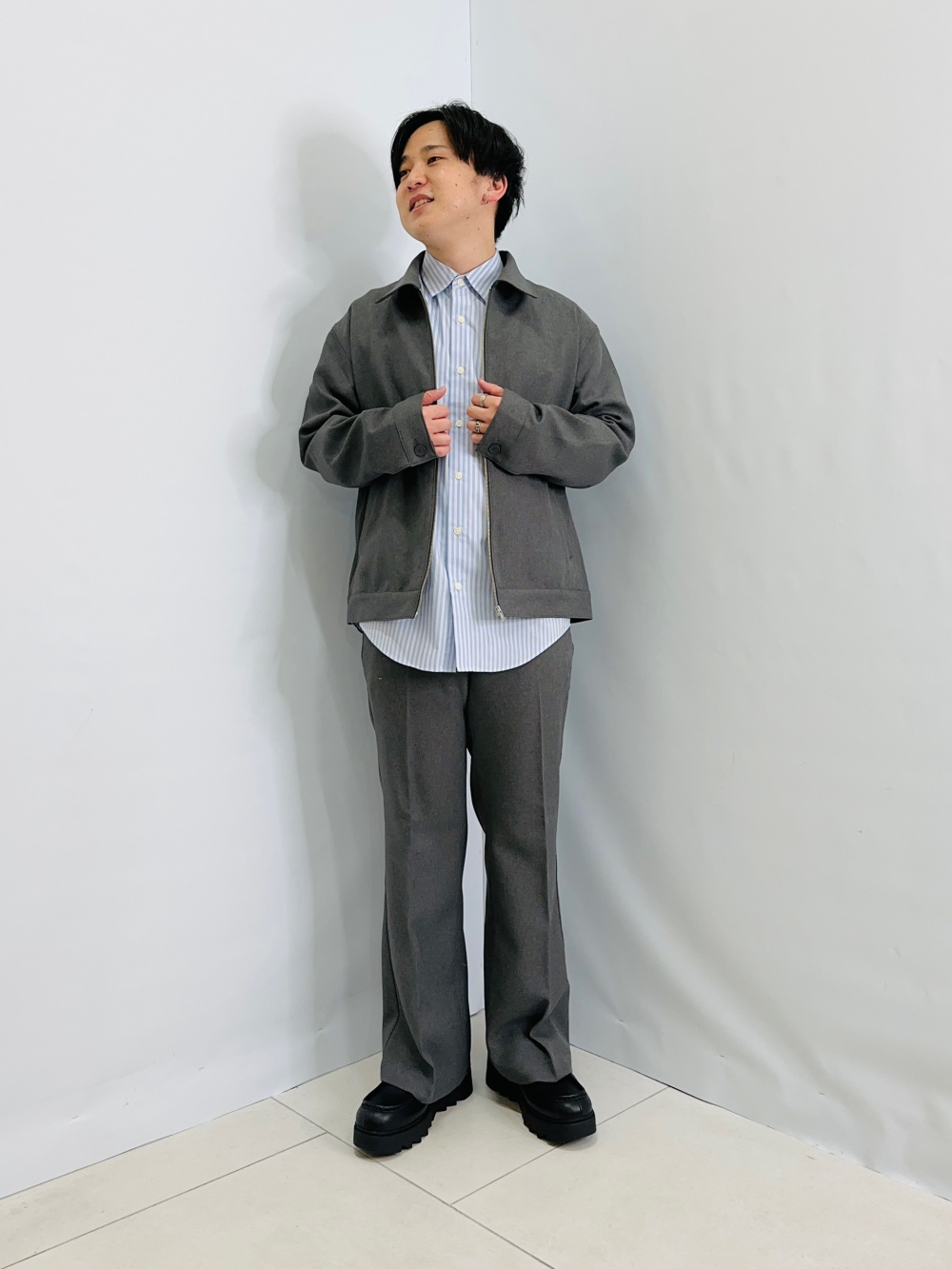 Zip-Up Shirt、Chunky Sole Plain Toe Shoes」| GU的穿搭理念