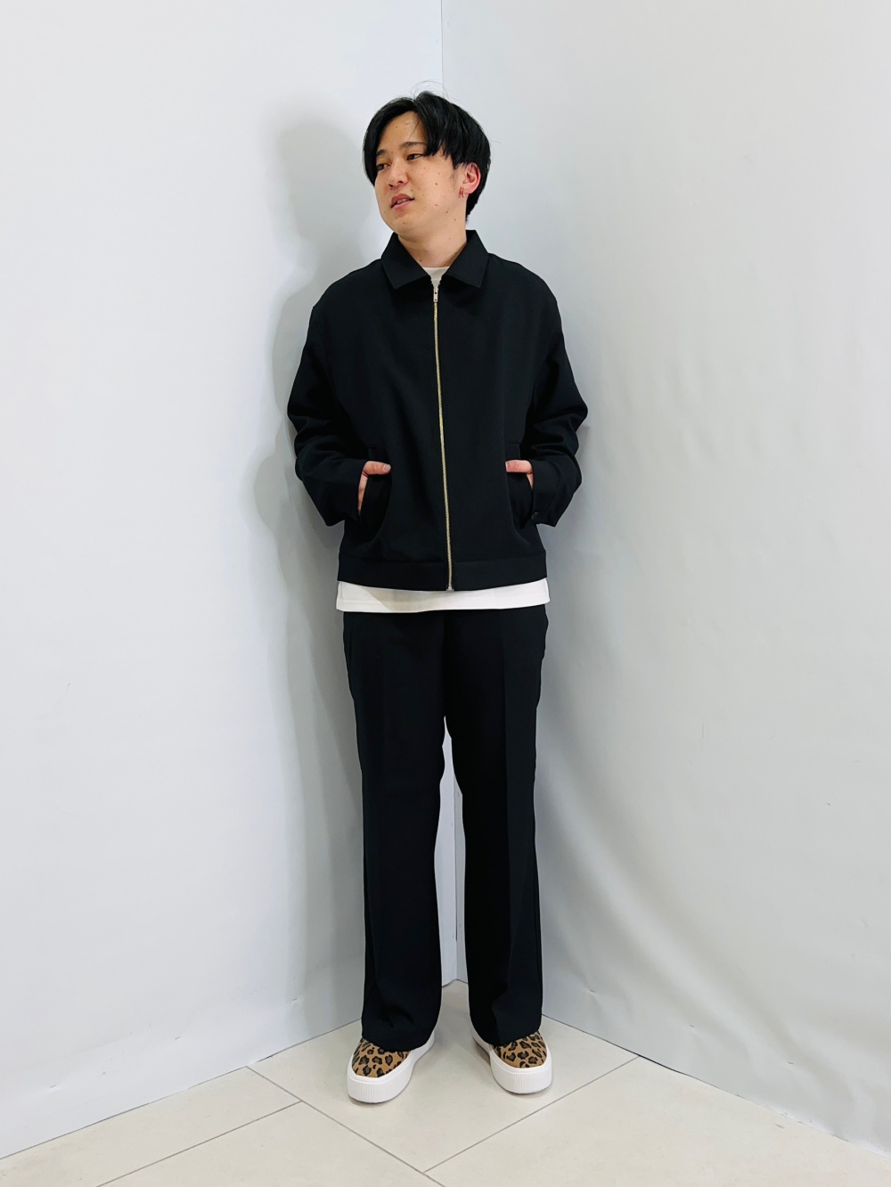 MEGU☻ Zip-Up Shirt、Tucked Wide Pants」| GU的穿搭理念