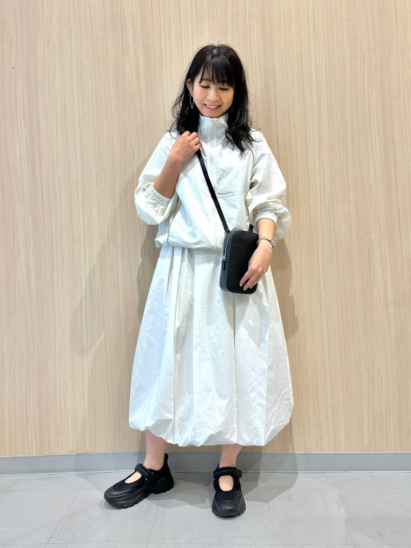 流行の茶系ファッションにピッタリ FALL 2023 COLLECTION - August - | Theory luxe（セオリー
