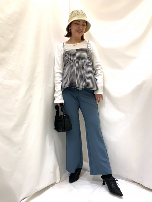 新品タグ付き♡QUNG♡スリムフレアロンダリスラックス　ブラックSサイズ クン スリムフレアロンダリスラックス カラー:ブラック、サンド