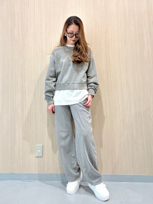 boohoo グラフィック ウォッシュド スウェット トレーナー 新品なのにヴィンテージ感たっぷり！【GU】の「ゆったり