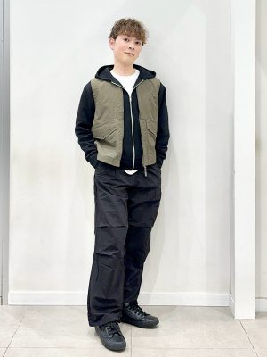 Black&White イエロー ジップアップベスト Black&White イエロー ジップアップベスト MEN ベスト