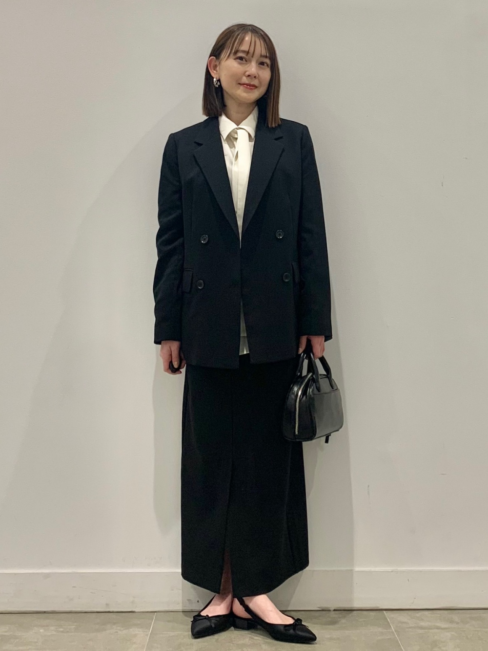 【ラスト1点】GU ダブルブレストジャケットZ ブラック 3XL ダブルブレストジャケットZ、ボウタイシャツQ」の着用