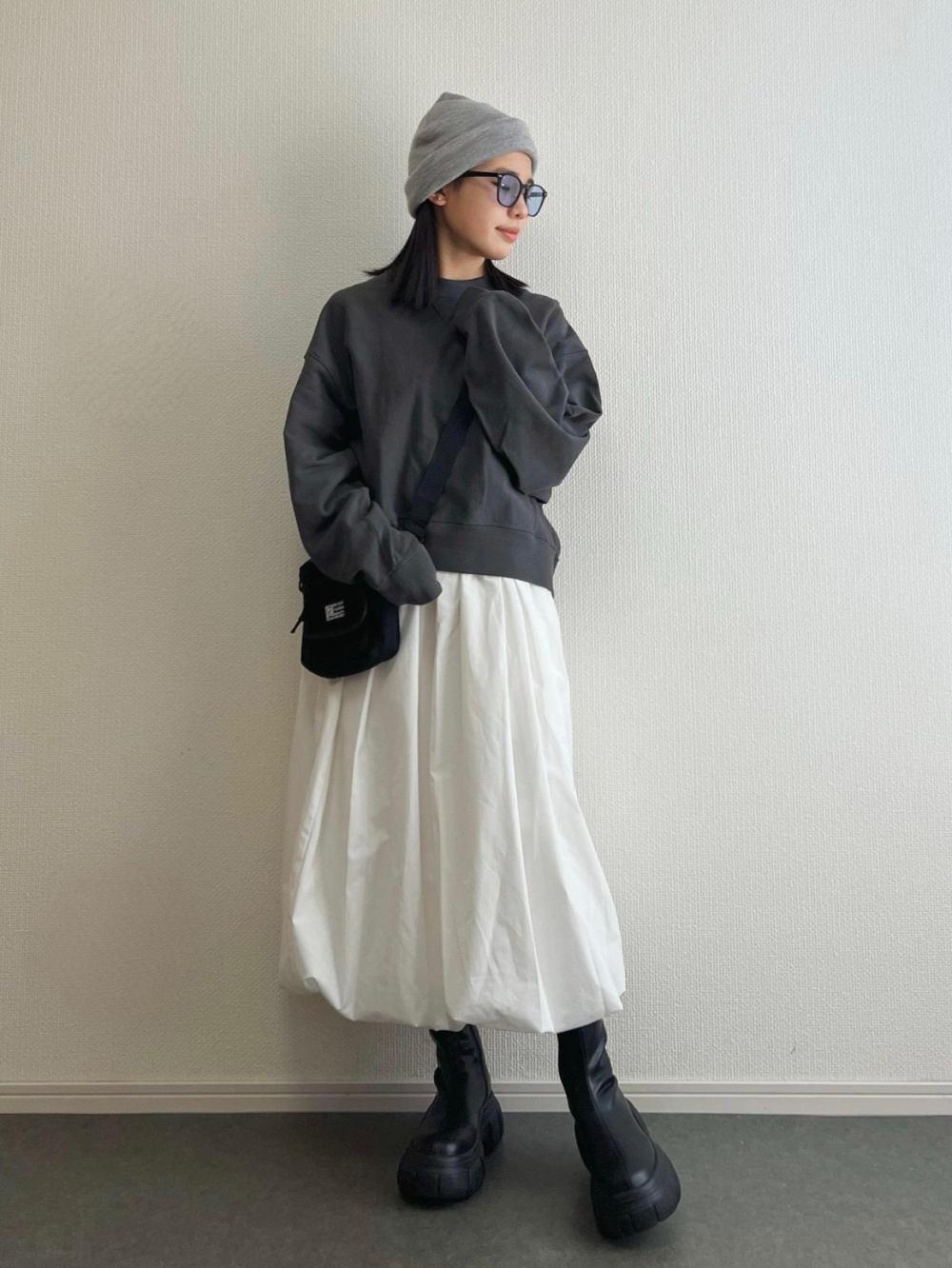 バブルヘムミディスカート」の着用コーディネート| ジーユー