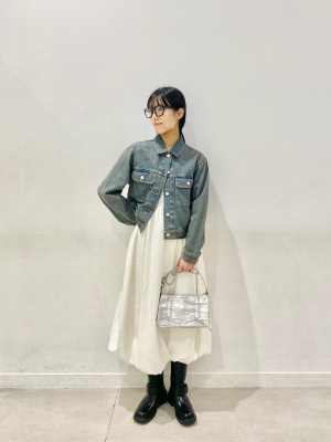 25A新作♡CHANEL ブーツ バイカラ― 新作】CHANEL 24AW 大きめロゴが可愛い♪ コンバットブーツ