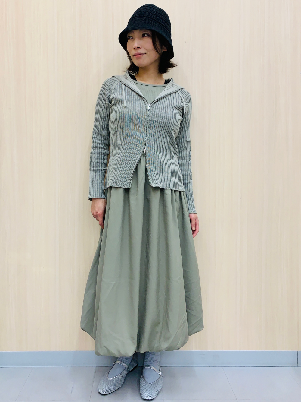 gu))（感謝）/3 Crochet Hat、Bubble Hem Dress/Sleeveless」| GU的穿搭理念