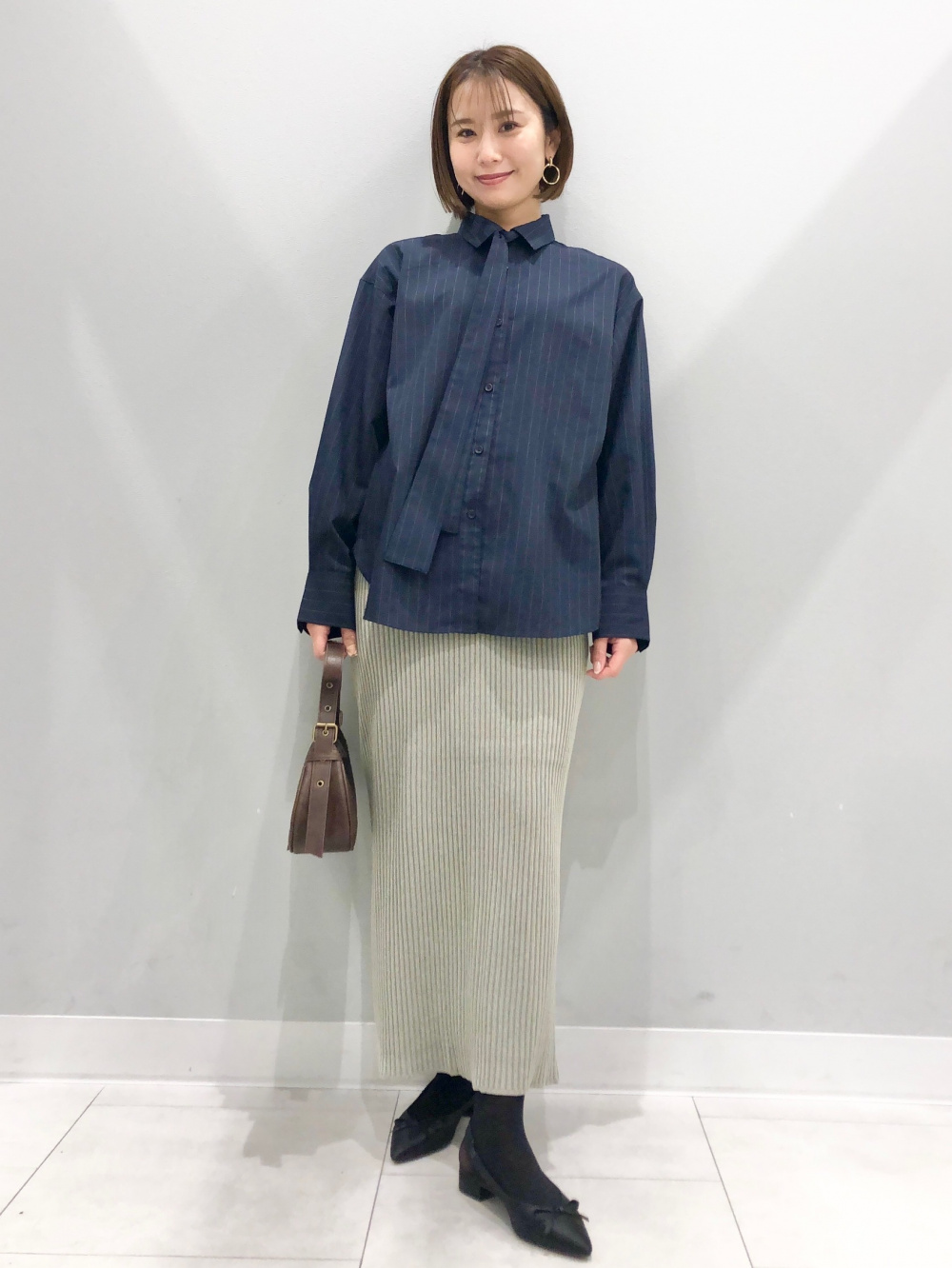 Washable Straight Pants/Z+EC、Bow Tie Shirt/Q」| GU的穿搭理念