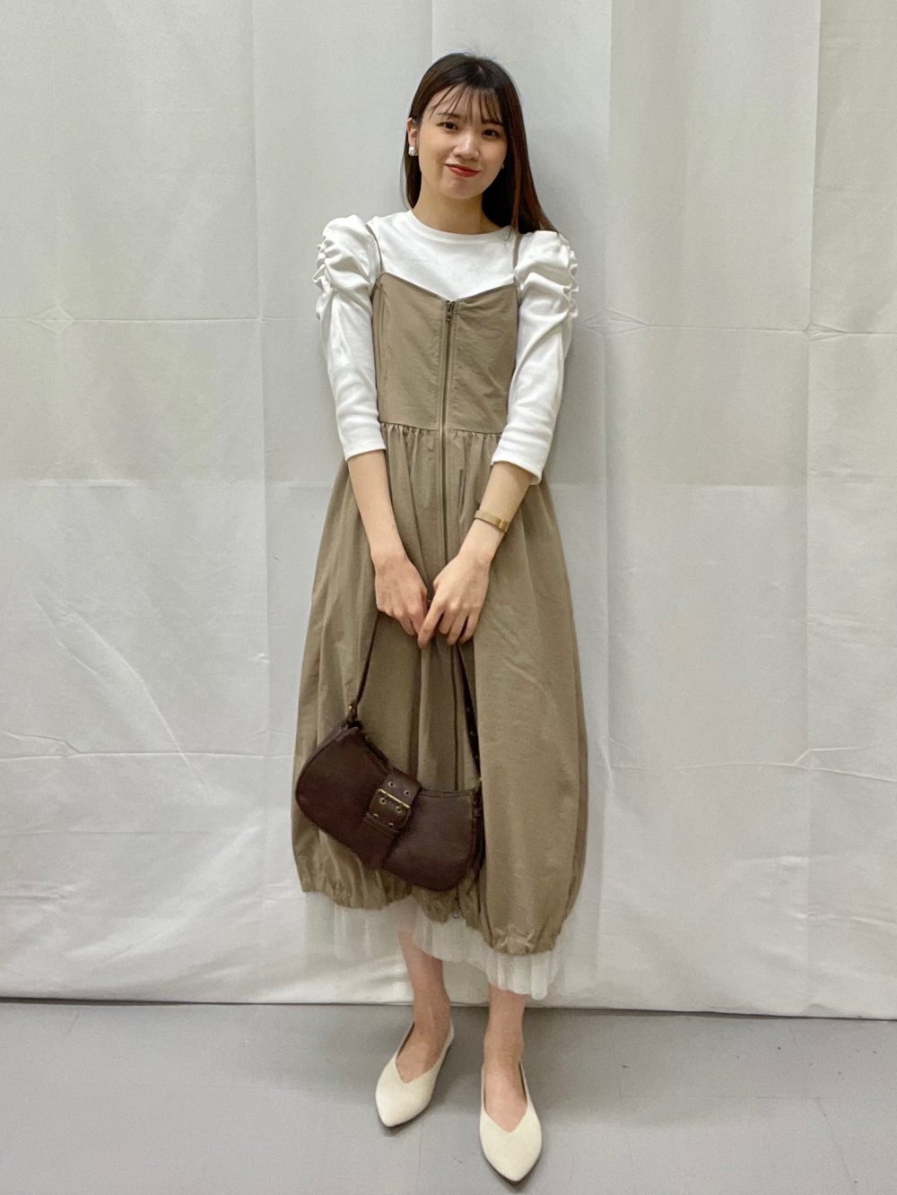 レディース　ファッション セール】ショート刺繍トレーナー（スウェット）｜ems excite