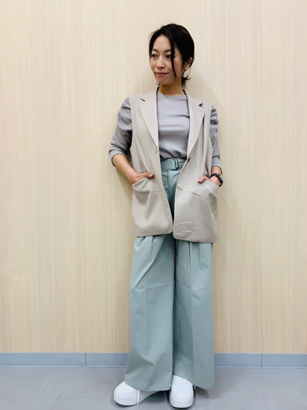 Tailored Vest/Z+EC」的穿搭靈感｜GU