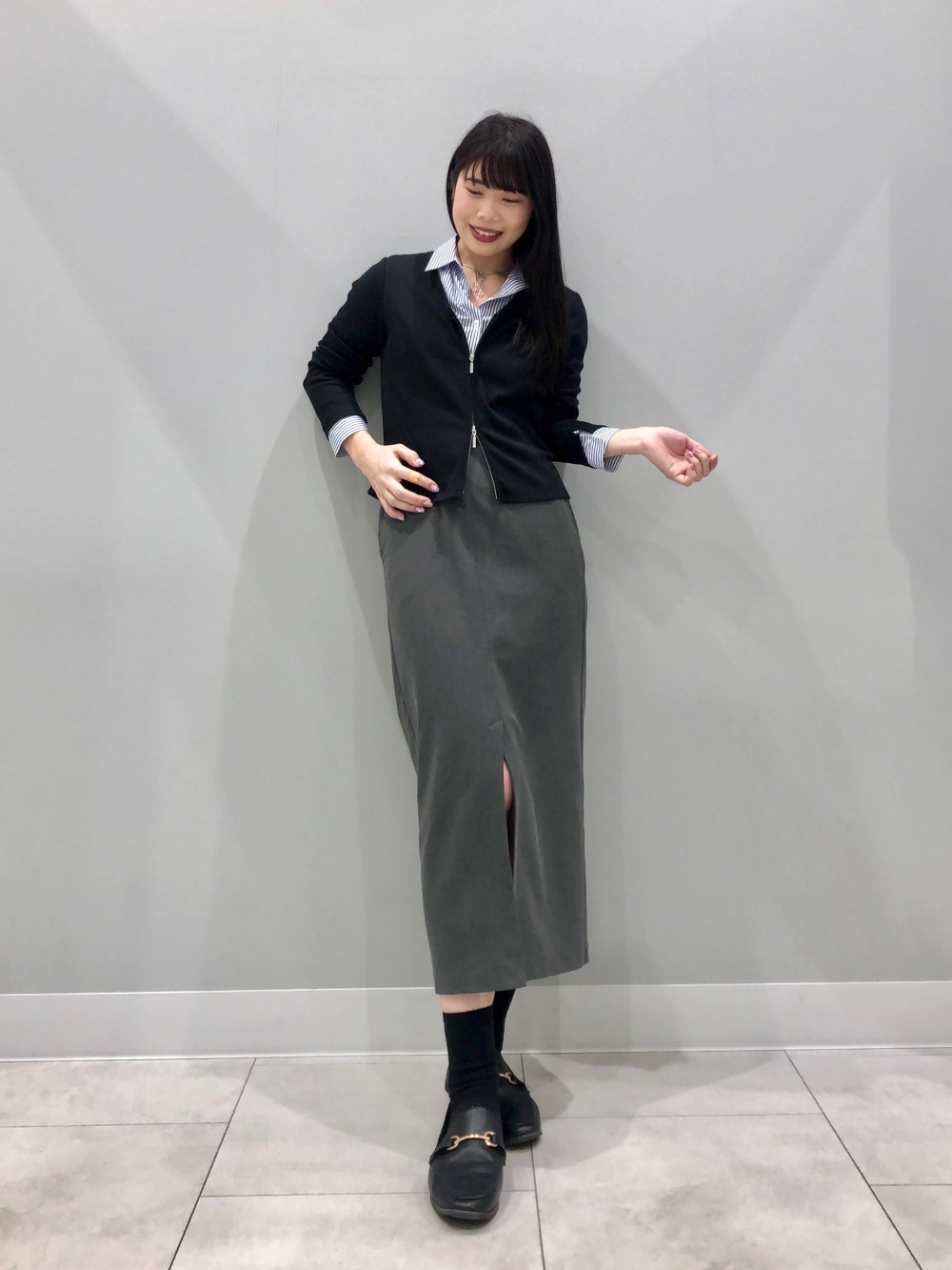 Slit Narrow Skirt/Z+EC、Bubble Hem Camisole」| GU的穿搭理念