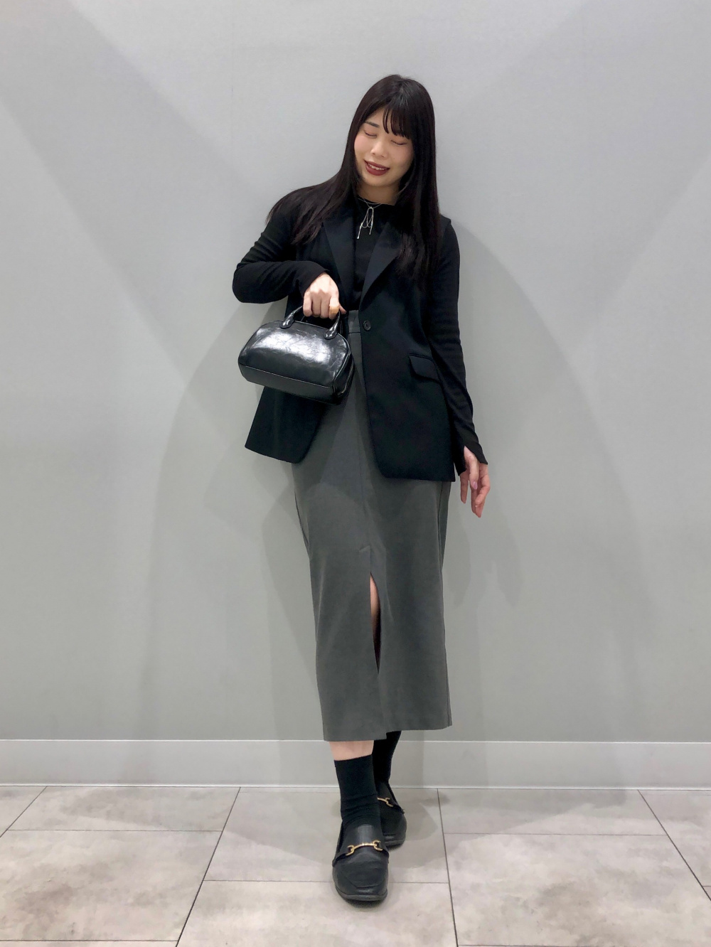 Slit Narrow Skirt/Z+EC、Bubble Hem Camisole」| GU的穿搭理念