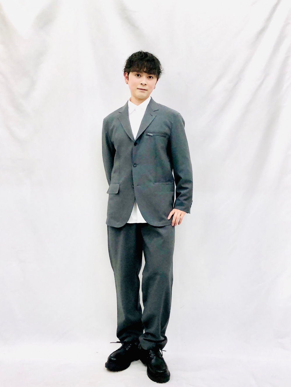 UNDERCOVER テーパードスラックス グラフィックT(5分袖) UNDERCOVER 3、ワイドテーパードパンツ