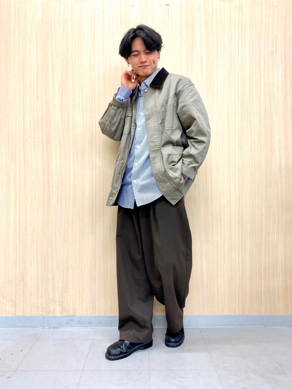 バレルレッグスラックス(セットアップ可能)」の着用コーディネート