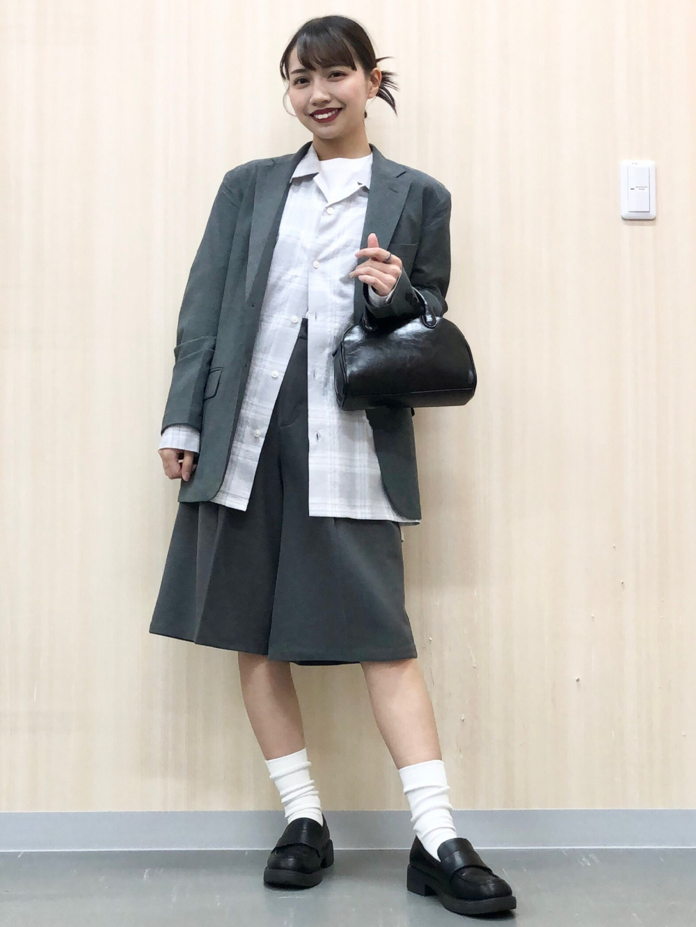 小物 K UN Check styling ideas for「Textured Open Collar Checked Shirt