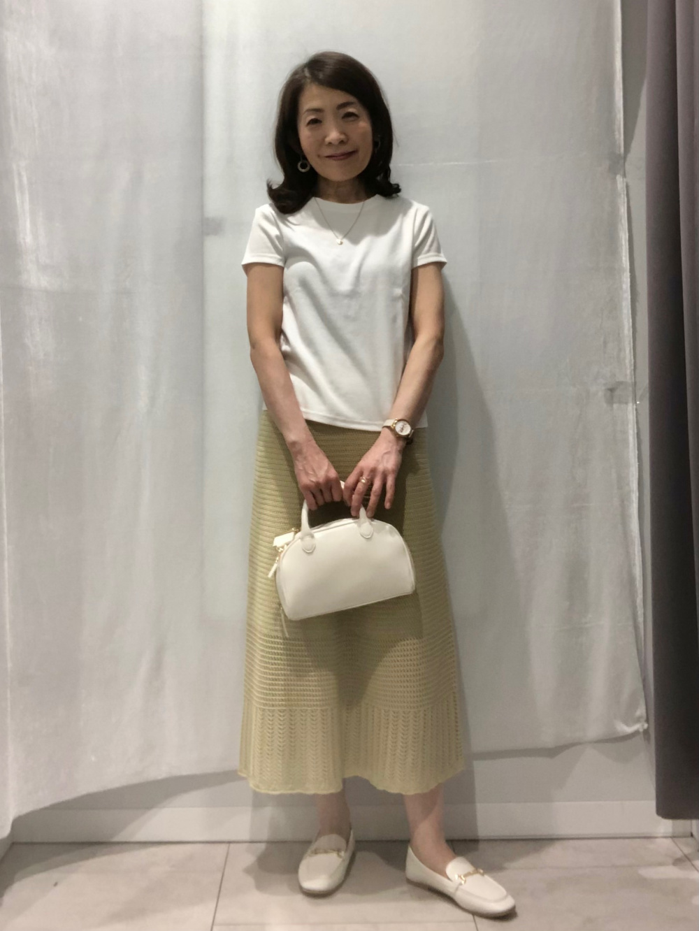 C5388 Tシャツ×ニットスカートコーデ 2024年最新】ニットスカートコーデ34選｜大人におすすめの