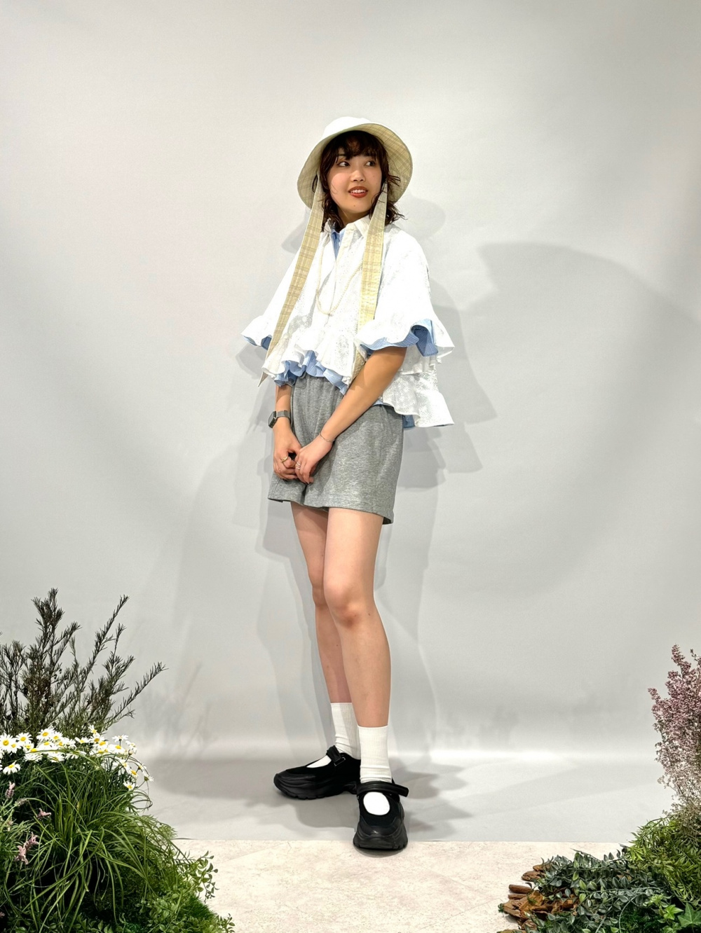 GU - ペプラムシャツ(5分袖) by rokh ペプラムシャツ(5分袖) by rokh、バレルレッグジーンズ(丈標準
