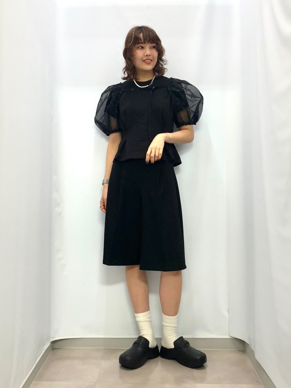 ボレロセットT by rokh、バミューダショートパンツNTQ+E」の着用