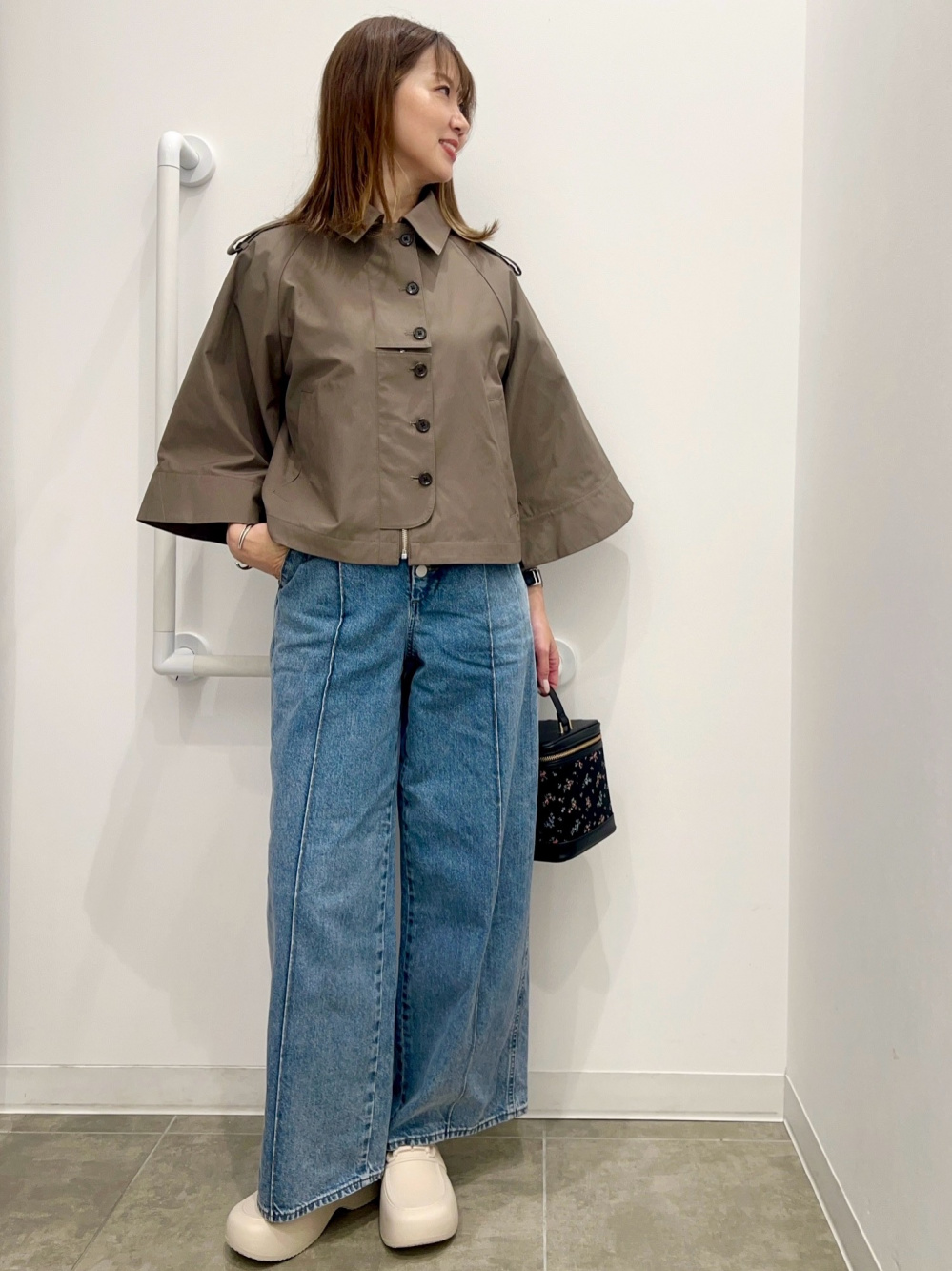 シャツワンピース(5分袖) by rokh、チュールスカート by rokh」の着用