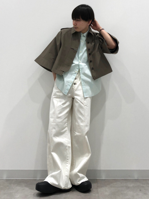 GU ショートケープコートby rokh オリーブ　M ボレロセットT by rokh、ショートケープコート by rokh」の着用