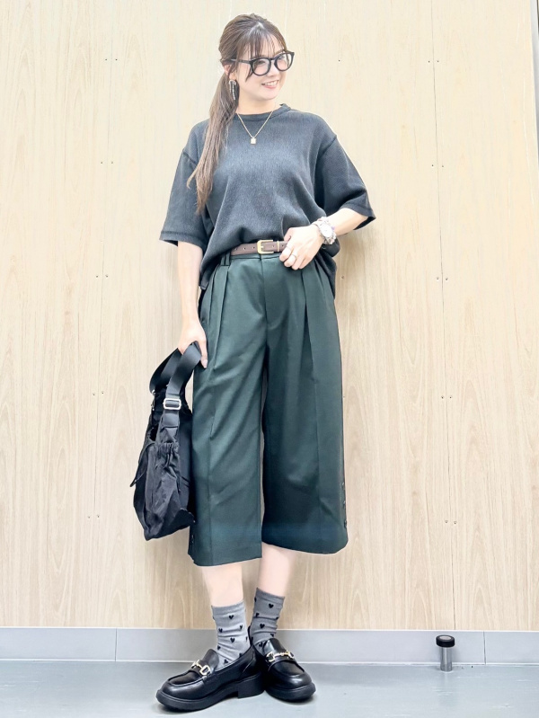 ボレロセットT by rokh、ショートケープコート by rokh」の着用