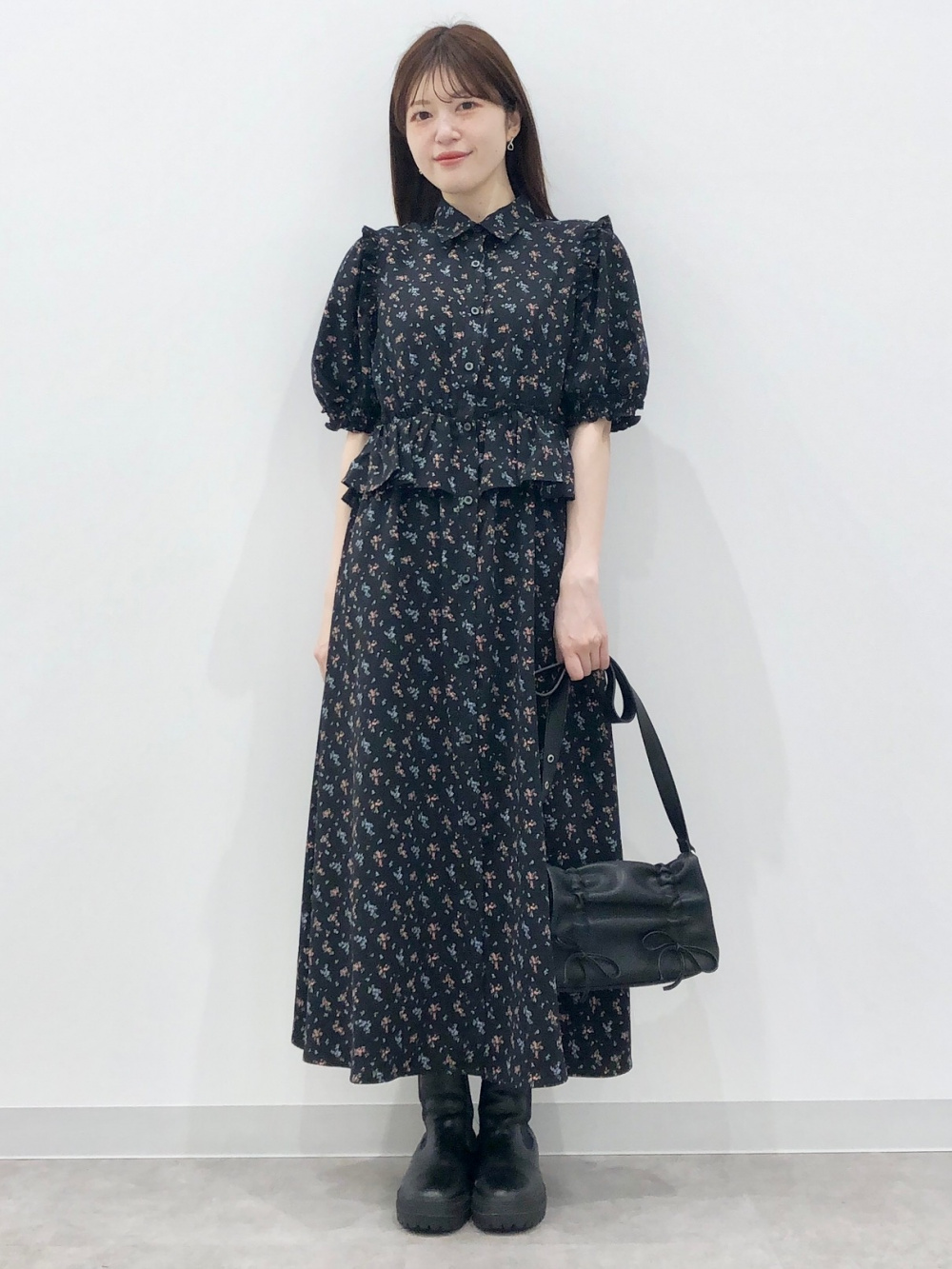 GU×rokhの『華やかワンピース』が最高にカワイイ…！「スタイル