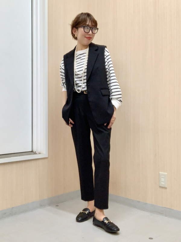 Taiga lgari ネイビーと黄色のボタンセットアップ c1a2504p1.jpg