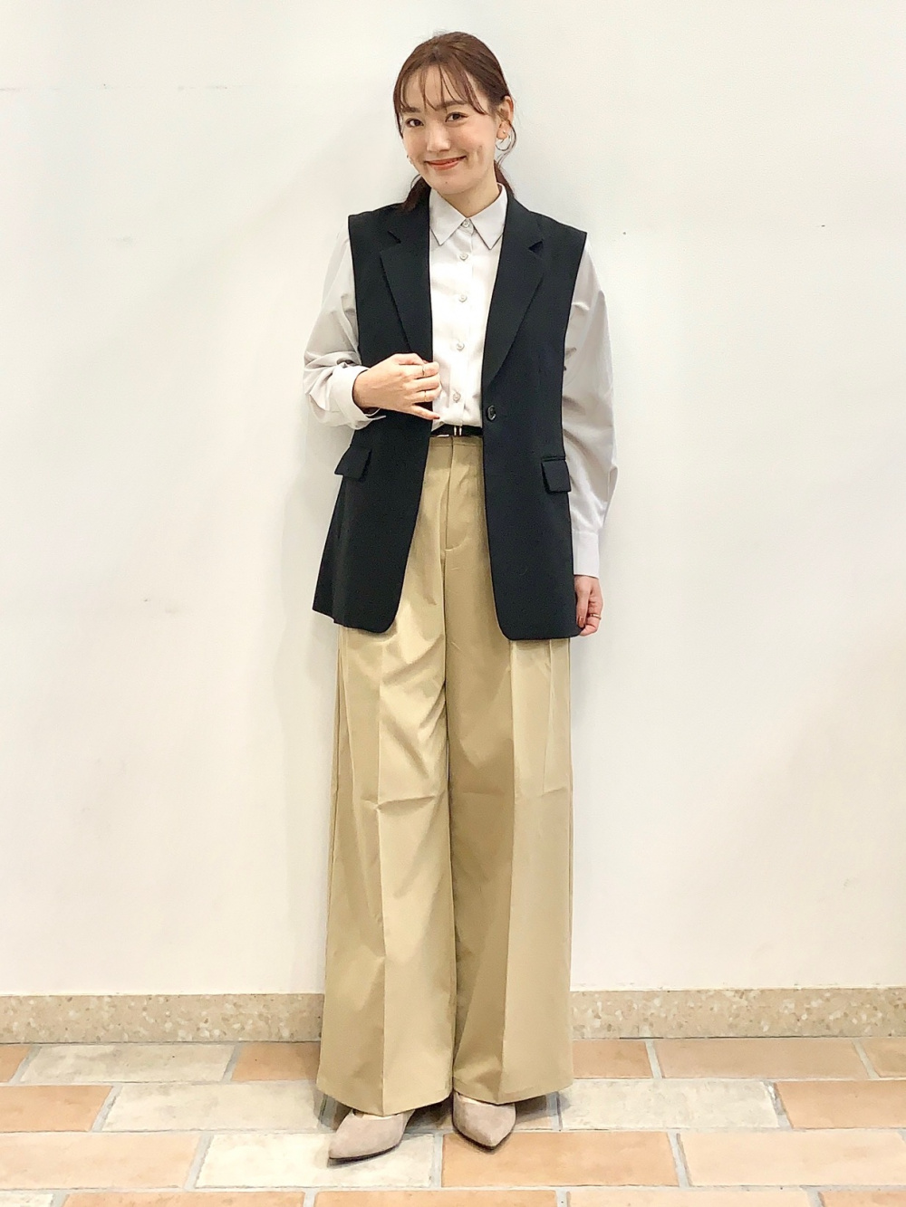 Textured Open Collar Checked Shirt、Volume Sole Belt Sneakers