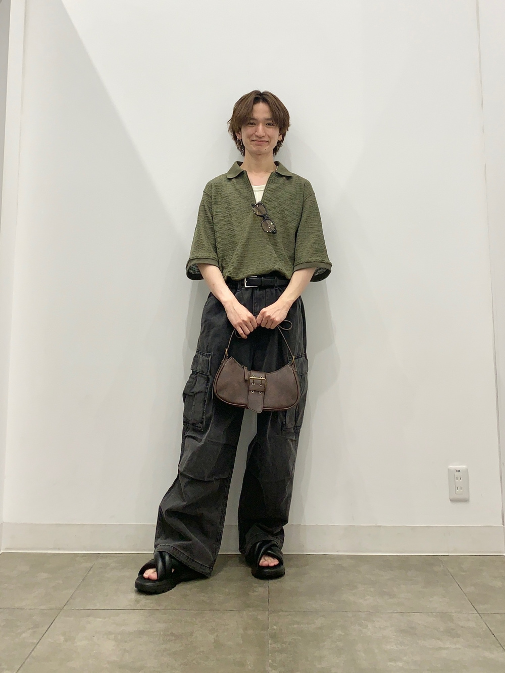 テクスチャーシャツ(5分袖)、ペインターハーフパンツ」の着用 テクスチャーシャツ(5分袖)、ペインターハーフパンツ」の着用
