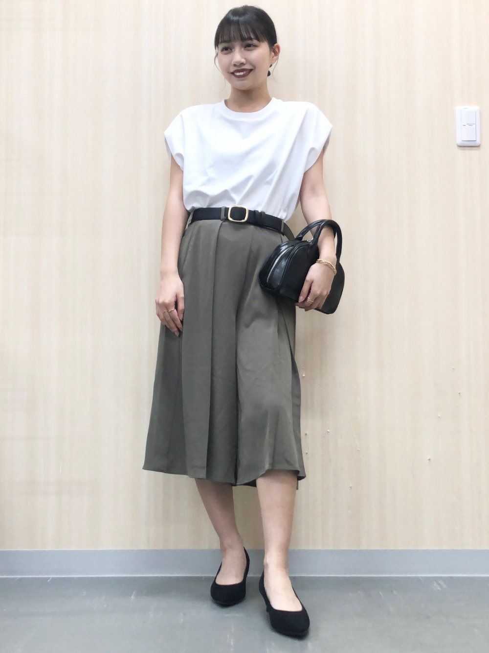 なおページ Check styling ideas for「Washable V Neck Cardigan、Bowling