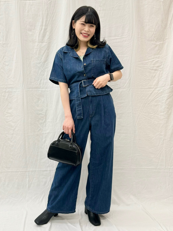 Light Denim Belted Wide Pants、Pointelle Flower Printed T-Shirt