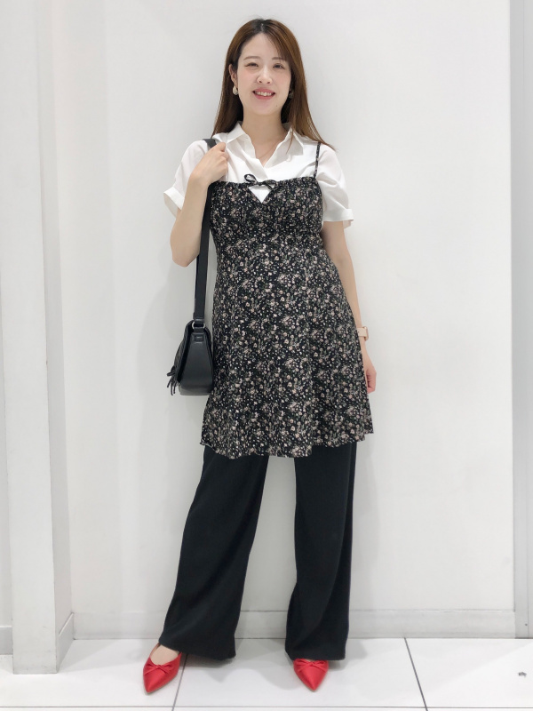 ◇量産型 ワイドジーンズ着回し👖 フロントボタンと縦ラインが特徴的で