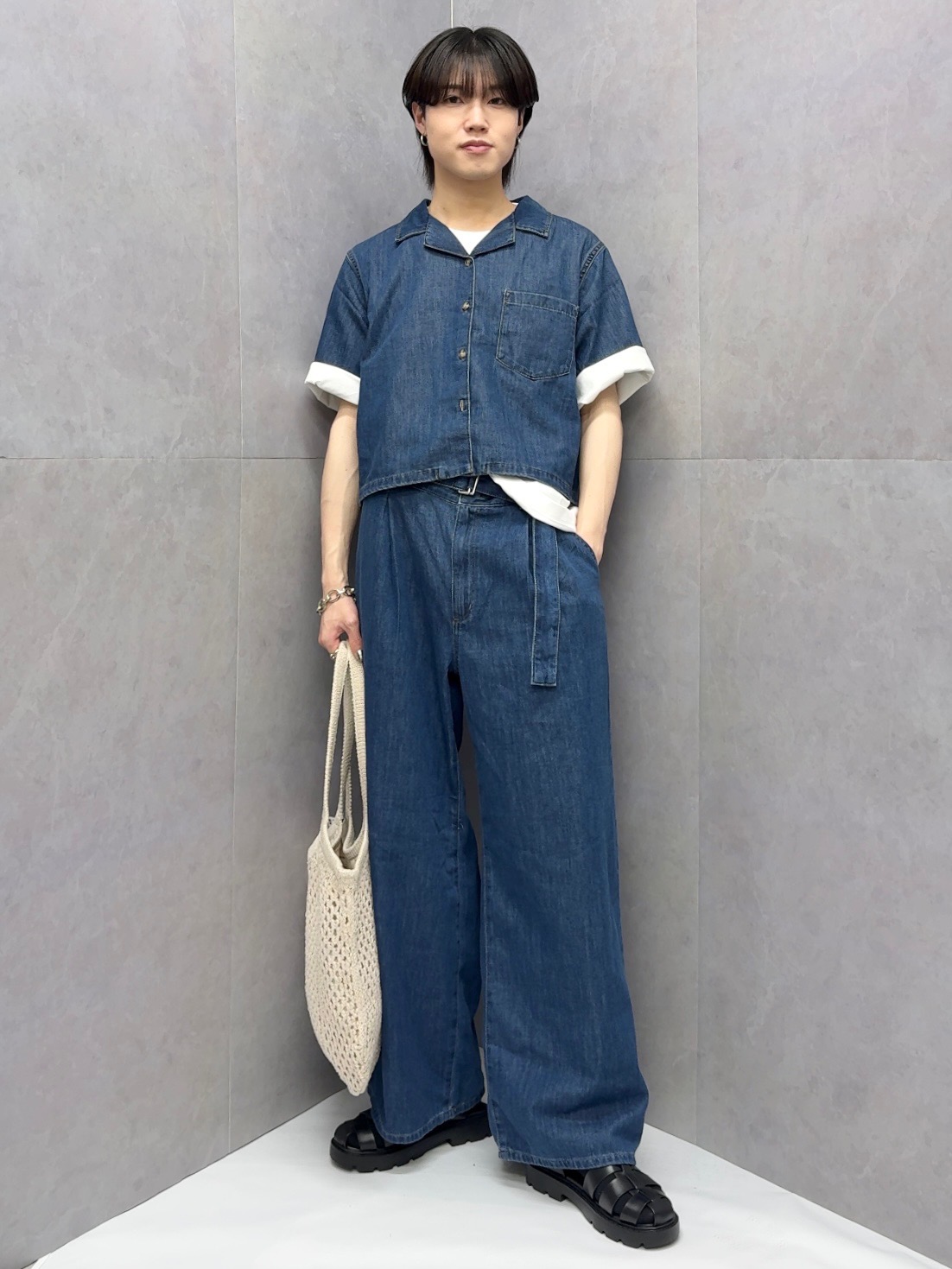 Boxy T-Shirt/Halfslv、Gurkha Sandals」的穿搭靈感 - GU香港