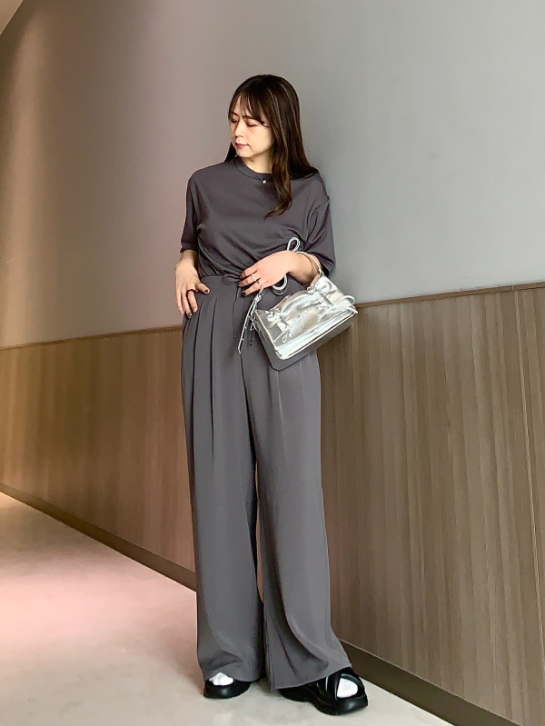 Draped Wide Pants/Z+EC、Bubble Sleeve Blouse/HalfSlv/Z+EC」的穿搭