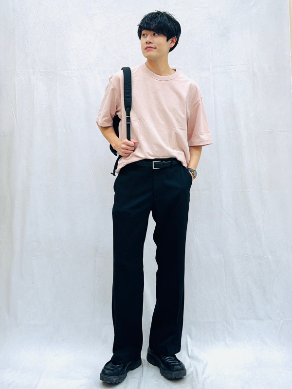 An outfit using Baggy Jeans and Leather Side-Stitched Belt