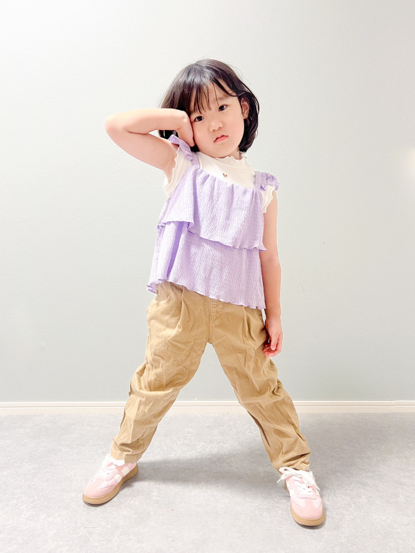GIRLSハートカットアウトリブT(ノースリーブ)（子ども服）の着用